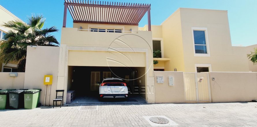 Řadový dům v Al Raha Gardens, Abu Dhabi, SAE 4 ložnice, 324 m² Č.: 616041