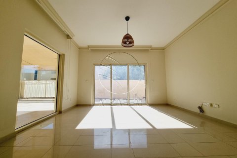 Řadový dům v Al Raha Gardens, Abu Dhabi, SAE 4 ložnice, 324 m² Č.: 616041 - fotografie 3