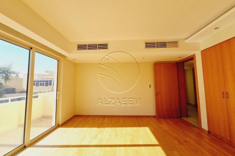 Řadový dům v Al Raha Gardens, Abu Dhabi, SAE 4 ložnice, 324 m² Č.: 616041 - fotografie 13