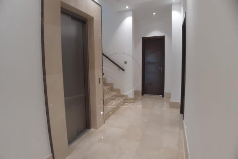 Penthouse de închiriat în Saadiyat Island, Abu Dhabi, EAU 4 dormitoare, 779 mp.  №616037 - poză 13