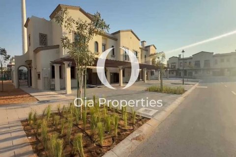 Townhouse in Abu Dhabi, UAE 3 bedrooms, 171 sq.m. № 628749 - photo 1