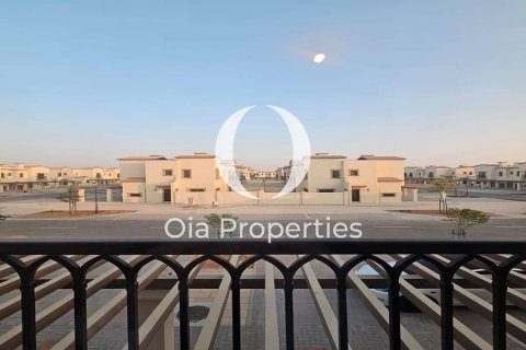 Townhouse in Abu Dhabi, UAE 3 bedrooms, 171 sq.m. № 628749 - photo 3