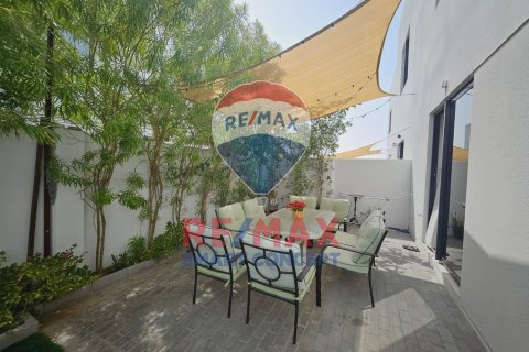 Shtëpi në qytet në Al Ghadeer, Abu Dhabi, Emiratet e Bashkuara Arabe 3 dhoma gjumi, 199.5 m2. № 573018 - Foto 2