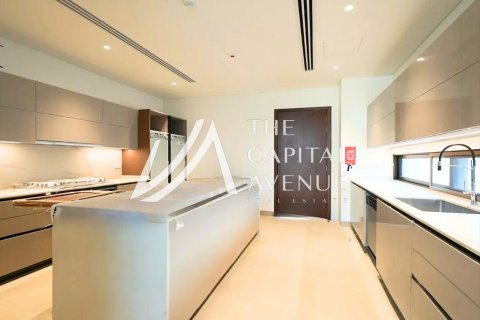 Villa in Abu Dhabi, UAE 5 bedrooms, 2199 sq.m. № 604830 - photo 11