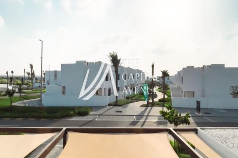 Řadový dům v Al Ghadeer, Abu Dhabi, SAE 2 ložnice, 124 m² Č.: 604769 - fotografie 1