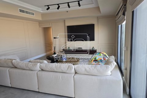 Apartment in Al Zorah, Ajman, UAE 2 bedrooms, 200 sq.m. № 589884 - photo 4