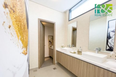 Villa in Sharjah Waterfront City, UAE 5 bedrooms, 308.2 sq.m. № 551798 - photo 3