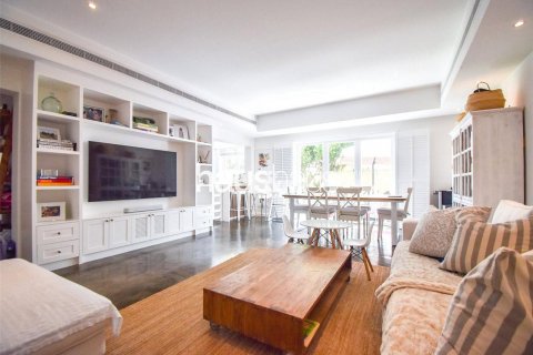 Üürile anda villa asukohaga The Lakes, Dubai, AÜE: 3 magamistoaga, 212 m² Nr 626624 - pilt 1