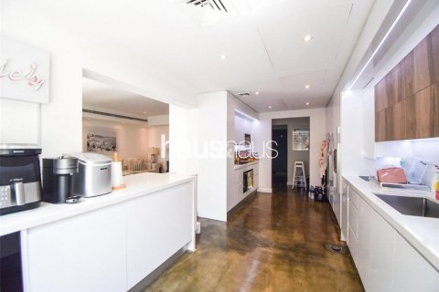 Üürile anda villa asukohaga The Lakes, Dubai, AÜE: 3 magamistoaga, 212 m² Nr 626624 - pilt 3