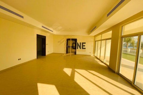 Vilë në Mina Al Arab, Ras Al Khaimah, Emiratet e Bashkuara Arabe 5 dhoma gjumi, 603.9 m2. № 589319 - Foto 12