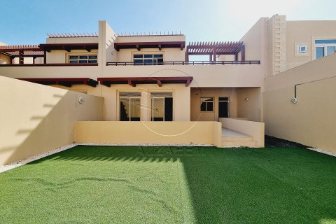 Řadový dům v Abu Dhabi, SAE 3 ložnice, 300 m² Č.: 615023 - fotografie 1