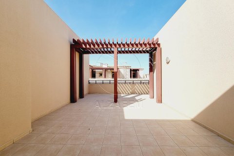 Řadový dům v Abu Dhabi, SAE 3 ložnice, 300 m² Č.: 615023 - fotografie 17