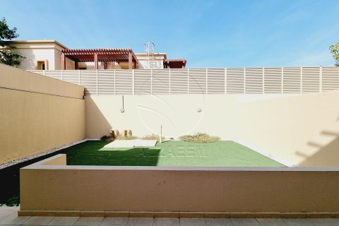 Řadový dům v Abu Dhabi, SAE 3 ložnice, 300 m² Č.: 615023 - fotografie 2