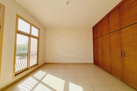 Řadový dům v Abu Dhabi, SAE 3 ložnice, 300 m² Č.: 615023 - fotografie 9