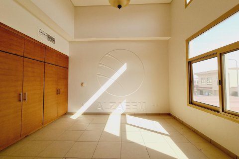 Řadový dům v Abu Dhabi, SAE 3 ložnice, 300 m² Č.: 615023 - fotografie 11