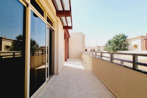 Řadový dům v Abu Dhabi, SAE 3 ložnice, 300 m² Č.: 615023 - fotografie 19