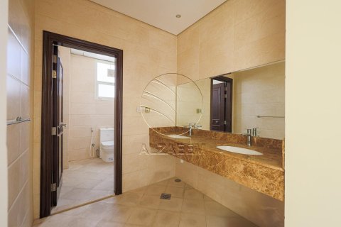 Villa in Khalifa City, Abu Dhabi, UAE 4 bedrooms, 418 sq.m. № 615536 - photo 14