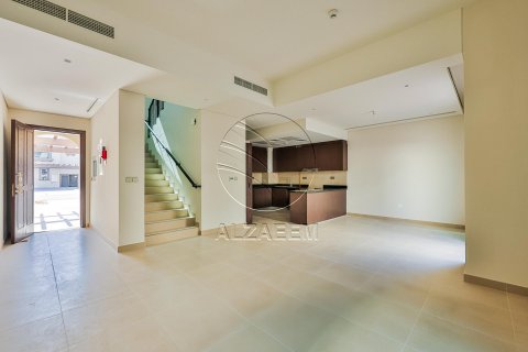Townhouse in Khalifa City, Abu Dhabi, UAE 3 bedrooms, 152 sq.m. № 616081 - photo 2