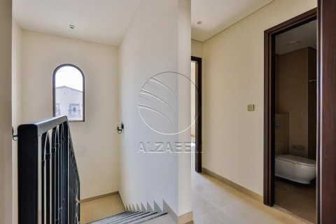 Townhouse in Khalifa City, Abu Dhabi, UAE 3 bedrooms, 152 sq.m. № 616081 - photo 16