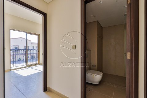 Townhouse in Khalifa City, Abu Dhabi, UAE 3 bedrooms, 152 sq.m. № 616081 - photo 17