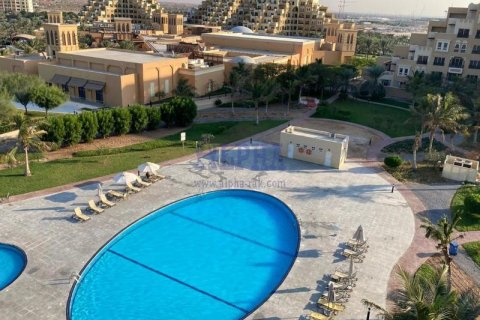Apartment in Al Marjan Island, Ras Al Khaimah, UAE 2 bedrooms, 134 sq.m. № 633097 - photo 1
