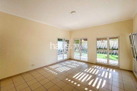 Vilë në Meadows, Dubai, Emiratet e Bashkuara Arabe 6 dhoma gjumi, 458 m2. № 627000 - Foto 10