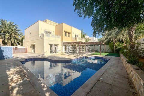Vilë në Meadows, Dubai, Emiratet e Bashkuara Arabe 6 dhoma gjumi, 458 m2. № 627000 - Foto 22