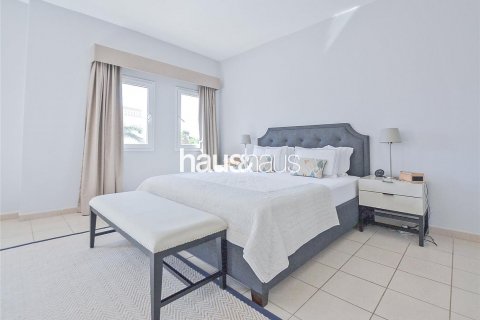 Vilë në Meadows, Dubai, Emiratet e Bashkuara Arabe 6 dhoma gjumi, 458 m2. № 627000 - Foto 14