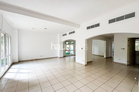 Vilë në Meadows, Dubai, Emiratet e Bashkuara Arabe 3 dhoma gjumi, 320 m2. № 626999 - Foto 3