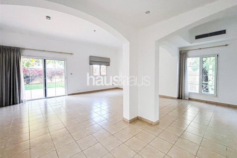 Vilë në Meadows, Dubai, Emiratet e Bashkuara Arabe 3 dhoma gjumi, 320 m2. № 626999 - Foto 16