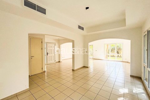 Vilë në Meadows, Dubai, Emiratet e Bashkuara Arabe 3 dhoma gjumi, 320 m2. № 626999 - Foto 18