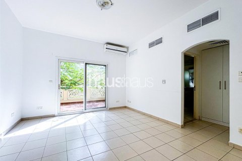 Vilë në Meadows, Dubai, Emiratet e Bashkuara Arabe 3 dhoma gjumi, 320 m2. № 626999 - Foto 5