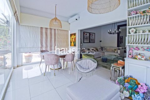 Vilë në Meadows, Dubai, Emiratet e Bashkuara Arabe 4 dhoma gjumi, 1022 m2. № 627001 - Foto 10