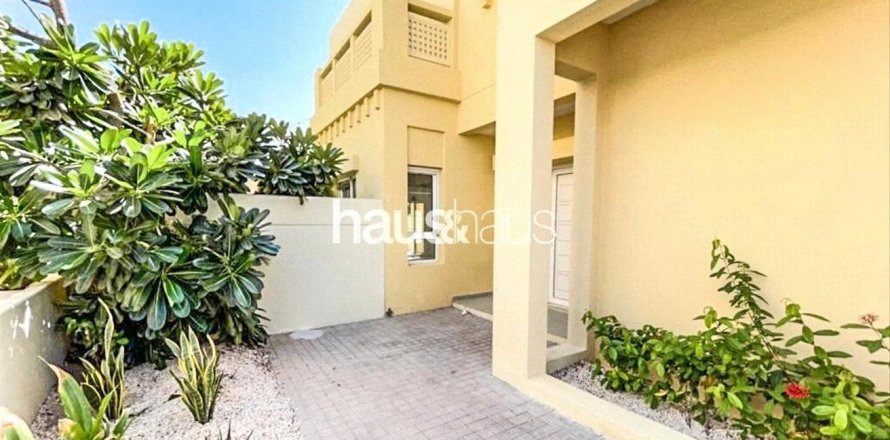 Vilë në The Lakes, Dubai, Emiratet e Bashkuara Arabe 3 dhoma gjumi, 243 m2. № 626998
