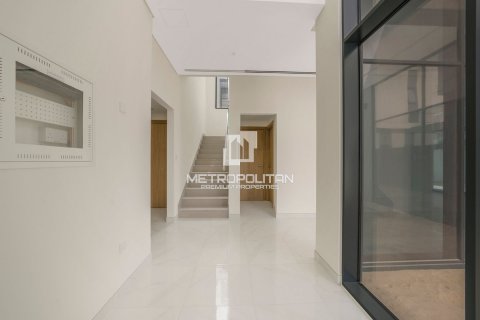 Villa in Al Furjan, Dubai, UAE 4 bedrooms, 279 sq.m. № 592742 - photo 12
