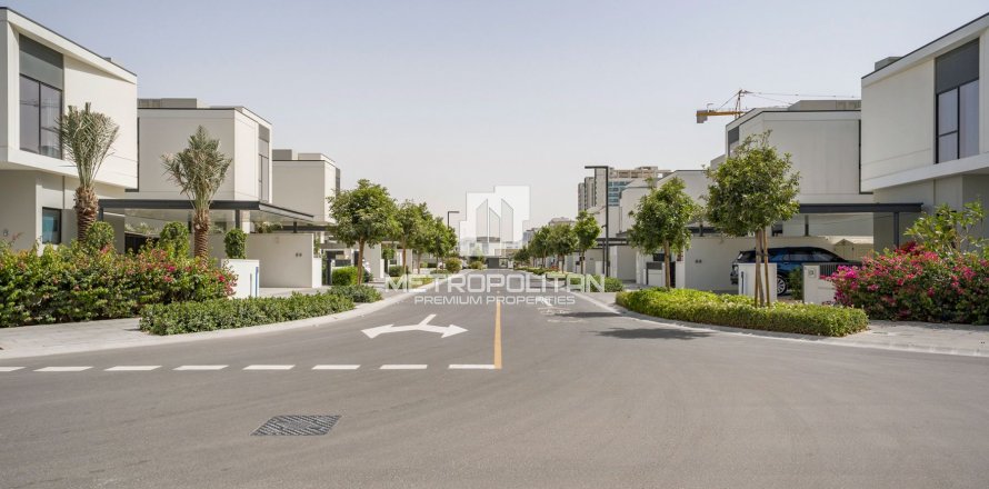 Villa in Al Furjan, Dubai, UAE 4 bedrooms, 279 sq.m. № 592742