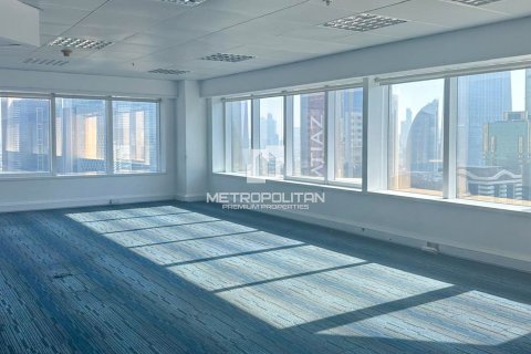 Birojs Sheikh Zayed Road, Dubaijā, AAE 744.3 m2 Nr. 591859 - attēls 3
