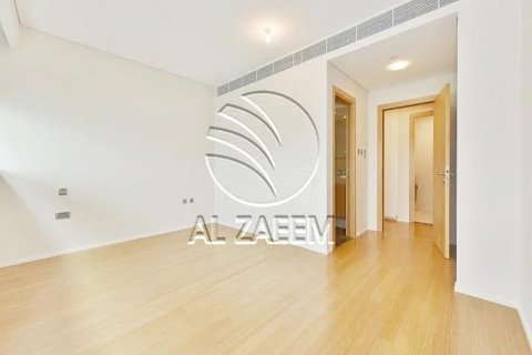 Apartmen di Al Rahba, Abu Dhabi, UAE 2 bilik tidur, 139 meter persegi № 615795 - foto 5
