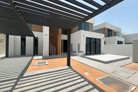 Villa on the Saadiyat Island, Abu Dhabi, UAE 4 bedrooms, 469.9 sq.m. № 578755 - photo 3