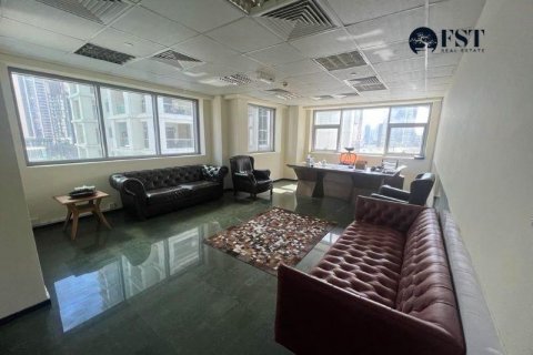 Zyrë në Business Bay, Dubai, Emiratet e Bashkuara Arabe 163.2 m2. № 566192 - Foto 2