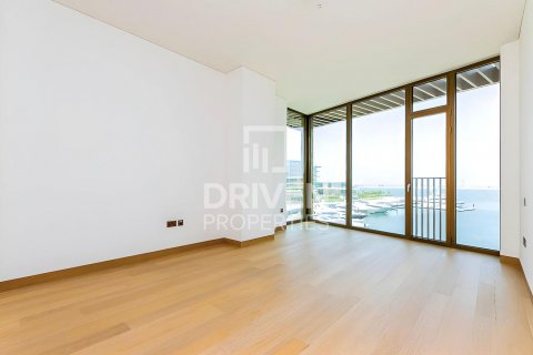 Apartment in Jumeirah, Dubai, UAE 3 bedrooms, 251 sq.m. № 601865 - photo 3