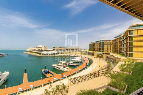 Apartment in Jumeirah, Dubai, UAE 3 bedrooms, 251 sq.m. № 601865 - photo 5