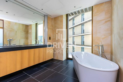 Apartment in Jumeirah, Dubai, UAE 3 bedrooms, 251 sq.m. № 601865 - photo 19