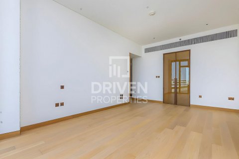 Apartment in Jumeirah, Dubai, UAE 3 bedrooms, 251 sq.m. № 601865 - photo 11