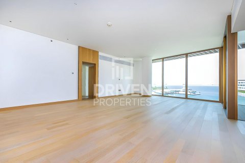 Apartment in Jumeirah, Dubai, UAE 3 bedrooms, 251 sq.m. № 601865 - photo 10