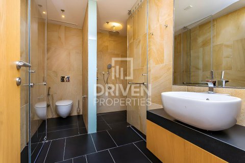 Apartment in Jumeirah, Dubai, UAE 3 bedrooms, 251 sq.m. № 601865 - photo 18