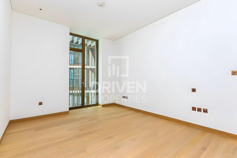 Apartment in Jumeirah, Dubai, UAE 3 bedrooms, 251 sq.m. № 601865 - photo 12