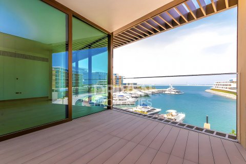Apartment in Jumeirah, Dubai, UAE 3 bedrooms, 251 sq.m. № 601865 - photo 4