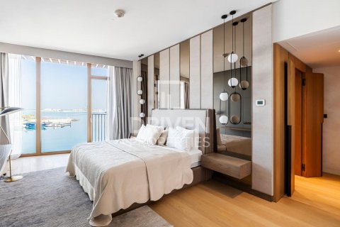 Apartment in Jumeirah, Dubai, UAE 3 bedrooms, 251 sq.m. № 601864 - photo 9
