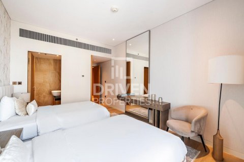 Apartment in Jumeirah, Dubai, UAE 3 bedrooms, 251 sq.m. № 601864 - photo 10